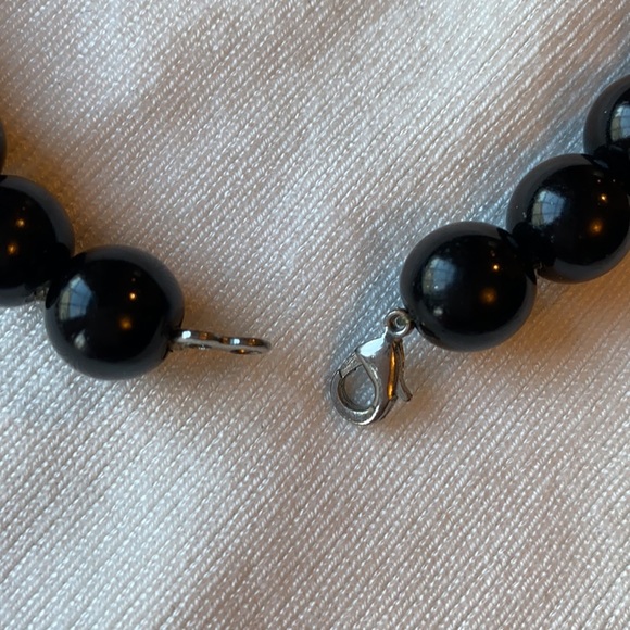 Black and white beads necklaces - Picture 5 of 5
